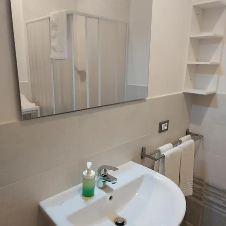 Fare - Del Parco ゲストハウス レッジョ・エミリア